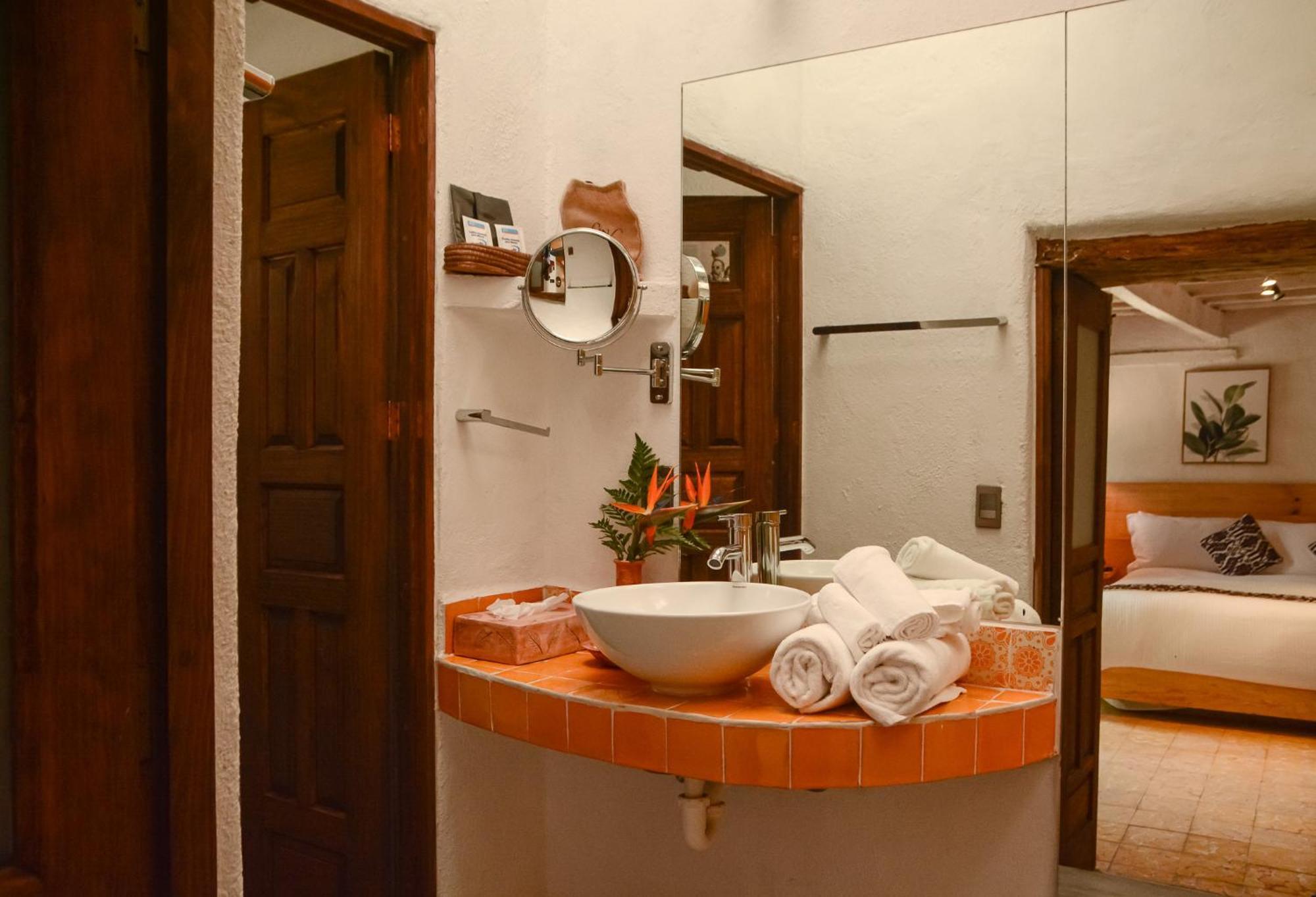 Petit Meson Hotel Valle de Bravo Bagian luar foto