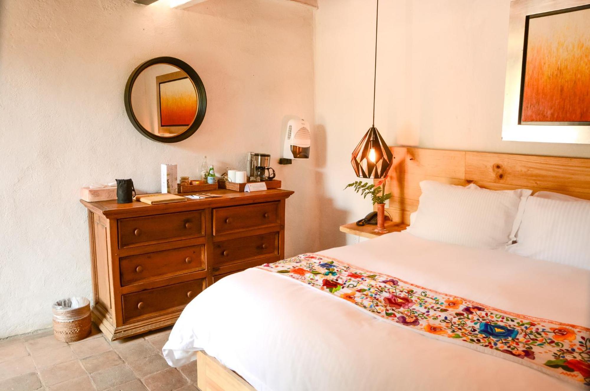 Petit Meson Hotel Valle de Bravo Bagian luar foto